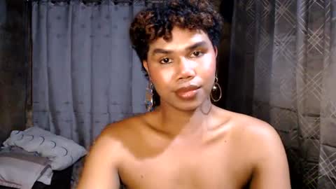 queenpinayebony_xx online show from July 22, 12:30 pm
