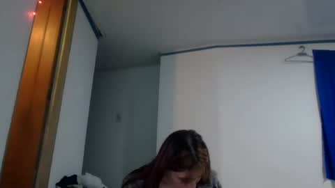 Snapshot of queenravenb chatting on December 12, 12:59 am Queen Raven online show from December 12, 12:59 am