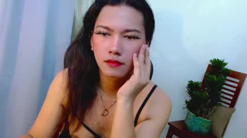 Snapshot of queensabbyvee chatting on March 8, 4:23 am Sabrina online show from March 8, 4:23 am