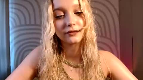 Serena XoXo online show from July 6, 3:03 pm