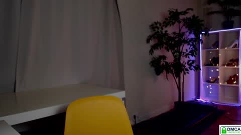 Queensy online show from May 23, 4:44 pm