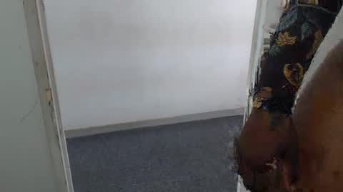 Snapshot of queenteex69 chatting on March 11, 7:04 am TEE online show from March 11, 7:04 am