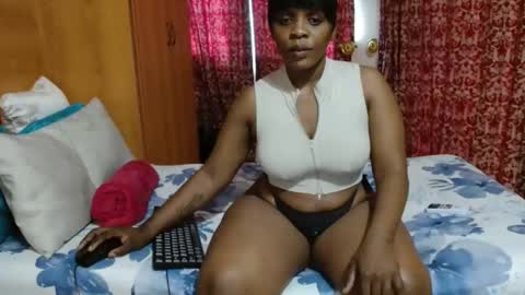 Snapshot of queenteex6999 chatting on September 30, 8:08 am queenteex6999 online show from September 30, 8:08 am