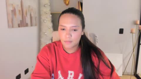 Snapshot of queenv66 chatting on January 21, 4:43 am Val - online show from January 21, 4:43 am