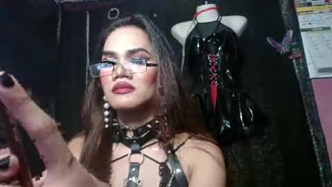 VeinyDickWoman online show from May 20, 10:32 am