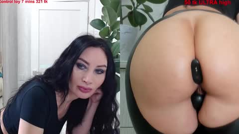Snapshot of queenviktoria chatting on March 5, 9:38 am Viktoria online show from March 5, 9:38 am