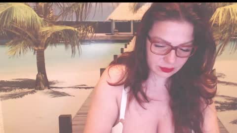 Snapshot of queenxnatasha chatting on April 17, 9:07 pm queenxnatasha online show from April 17, 9:07 pm