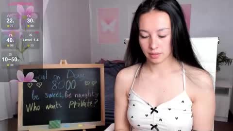 Snapshot of queitsharm_ chatting on May 9, 6:29 am Anna online show from May 9, 6:29 am