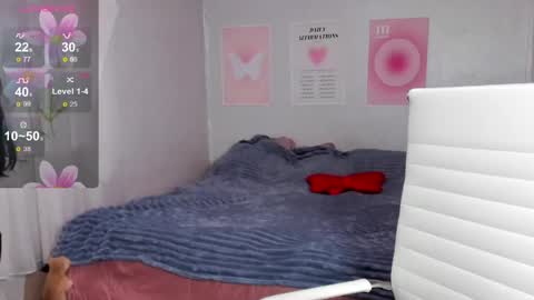 Snapshot of queitsharm_ chatting on May 13, 7:17 am Anna online show from May 13, 7:17 am