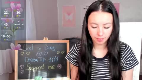 Snapshot of queitsharm_ chatting on May 16, 5:59 am Anna online show from May 16, 5:59 am