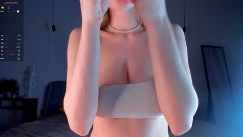 Teri  My favorite vibes 77 101 222 666 online show from February 4, 1:23 am