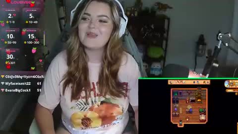 Snapshot of quervoqueen1 chatting on June 23, 2:53 am Bri online show from June 23, 2:53 am