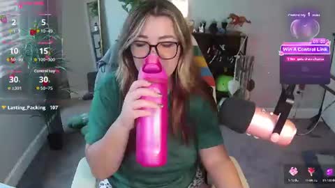 Snapshot of quervoqueen1 chatting on June 26, 8:57 pm Bri online show from June 26, 8:57 pm