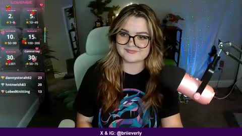 Snapshot of quervoqueen1 chatting on July 1, 2:02 am Bri online show from July 1, 2:02 am