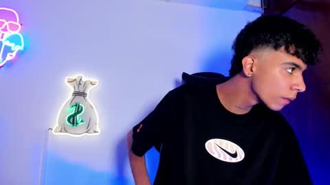 Snapshot of quetzal_coatl_ chatting on November 7, 8:53 pm quetzal_coatl_ online show from November 7, 8:53 pm