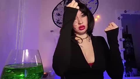 quiet_smile online show from October 26, 1:50 pm