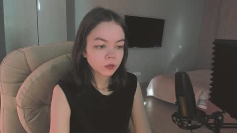Snapshot of quietluxury chatting on March 29, 2:06 pm quietluxury online show from March 29, 2:06 pm
