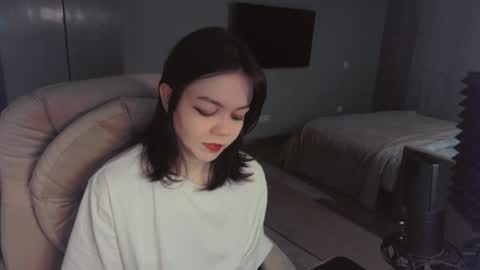Snapshot of quietluxury chatting on April 9, 11:37 am quietluxury online show from April 9, 11:37 am