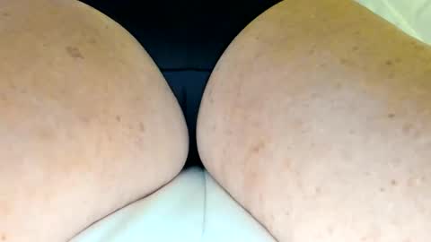 Snapshot of quietwife chatting on March 31, 3:41 am quietwife online show from March 31, 3:41 am