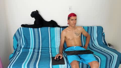 Snapshot of quinnandpuma chatting on January 22, 3:20 am QuinnAndPuma online show from January 22, 3:20 am