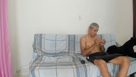Snapshot of quinnandpuma chatting on March 11, 4:32 am QuinnAndPuma online show from March 11, 4:32 am