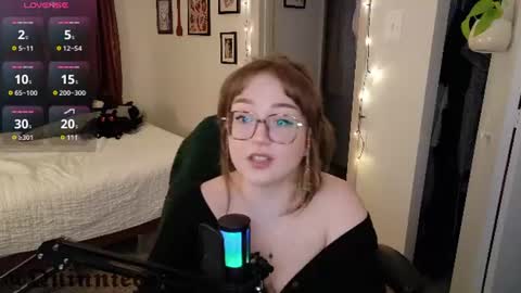 Snapshot of quinniecat chatting on June 10, 2:23 am Quinn online show from June 10, 2:23 am