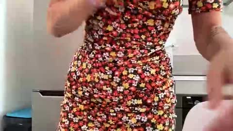 Snapshot of quinnyelena chatting on April 7, 9:10 am Quinnyelena online show from April 7, 9:10 am