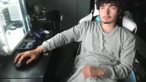 Snapshot of qwert4206 chatting on April 4, 3:27 am qwert4206 online show from April 4, 3:27 am