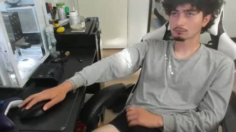 Snapshot of qwert4206 chatting on April 8, 12:10 am qwert4206 online show from April 8, 12:10 am