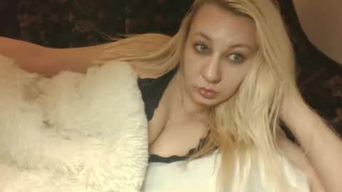 qwertyui online show from January 7, 10:01 pm