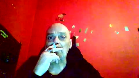 Snapshot of qwertyuiop22348015 chatting on April 2, 6:27 pm qwertyuiop22348015 online show from April 2, 6:27 pm