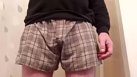 Snapshot of r27822204 chatting on January 2, 6:01 pm r2424 online show from January 2, 6:01 pm