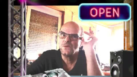 Snapshot of r_2d2_ chatting on October 24, 8:44 am dj mike online show from October 24, 8:44 am
