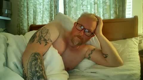 Snapshot of r_o_h_a_n_r_o_o_m chatting on April 7, 8:26 am r_o_h_a_n_r_o_o_m online show from April 7, 8:26 am