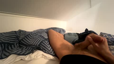 Snapshot of rabbit103 chatting on February 13, 9:41 am rabbit103 online show from February 13, 9:41 am