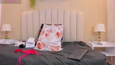 Rachel Donnelly online show from January 18, 4:27 am