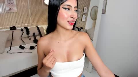 RACHEL ES online show from November 21, 4:00 am