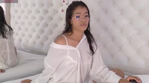 rachel_jamesx online show from May 10, 4:50 am