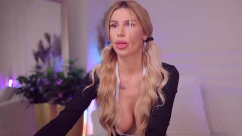 rachel_quinn_ online show from February 23, 4:43 am