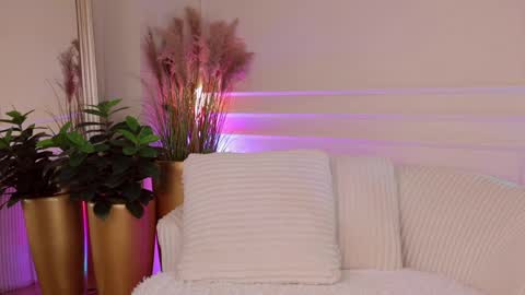 rachel_quinn_ online show from May 15, 3:35 am