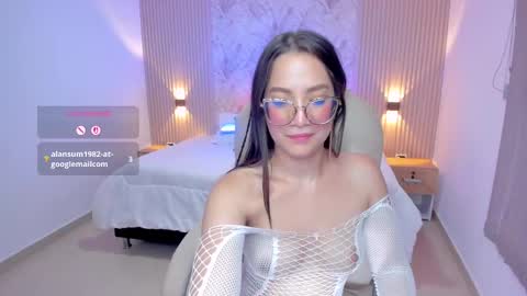 Snapshot of rachel_williamss chatting on February 12, 10:48 pm rachel online show from February 12, 10:48 pm