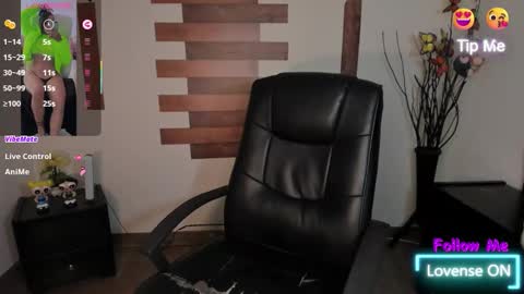 Snapshot of racheladamsxx25 chatting on November 3, 12:17 pm Call me rachel online show from November 3, 12:17 pm