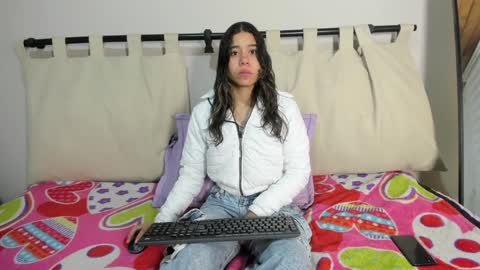 Snapshot of rachell_criss chatting on February 9, 3:43 am Rachell online show from February 9, 3:43 am
