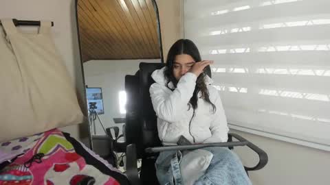 Snapshot of rachell_criss chatting on February 9, 1:46 pm Rachell online show from February 9, 1:46 pm