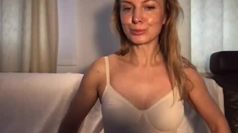 Snapshot of rachelldelicious chatting on December 11, 10:25 am Rachel online show from December 11, 10:25 am