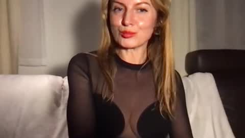 Snapshot of rachelldelicious chatting on December 11, 5:26 pm Rachel online show from December 11, 5:26 pm
