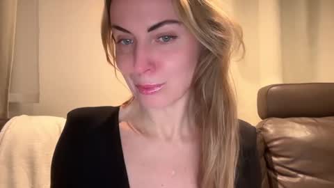 Snapshot of rachelldelicious chatting on February 17, 9:30 pm Rachel online show from February 17, 9:30 pm