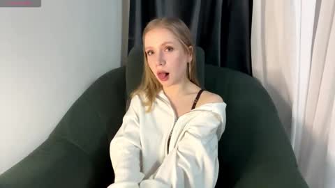 Alice online show from December 15, 8:24 pm