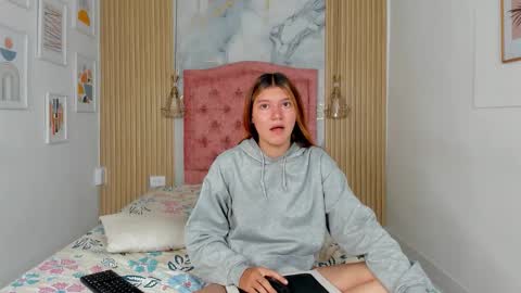 Snapshot of rachellesc chatting on March 19, 11:58 am rachellesc online show from March 19, 11:58 am