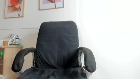 Snapshot of rachellesc chatting on April 14, 12:33 pm rachellesc online show from April 14, 12:33 pm